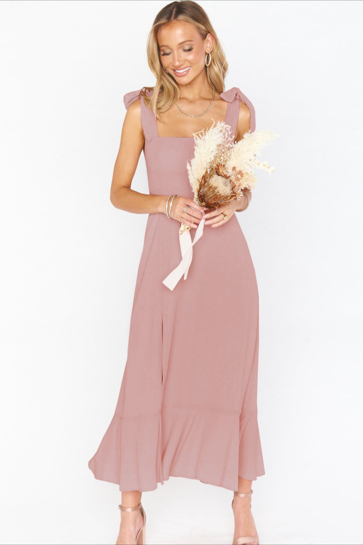 Hellgrünes, altrosa High-End-Kleid mit eckigem Ausschnitt und Schlitz
