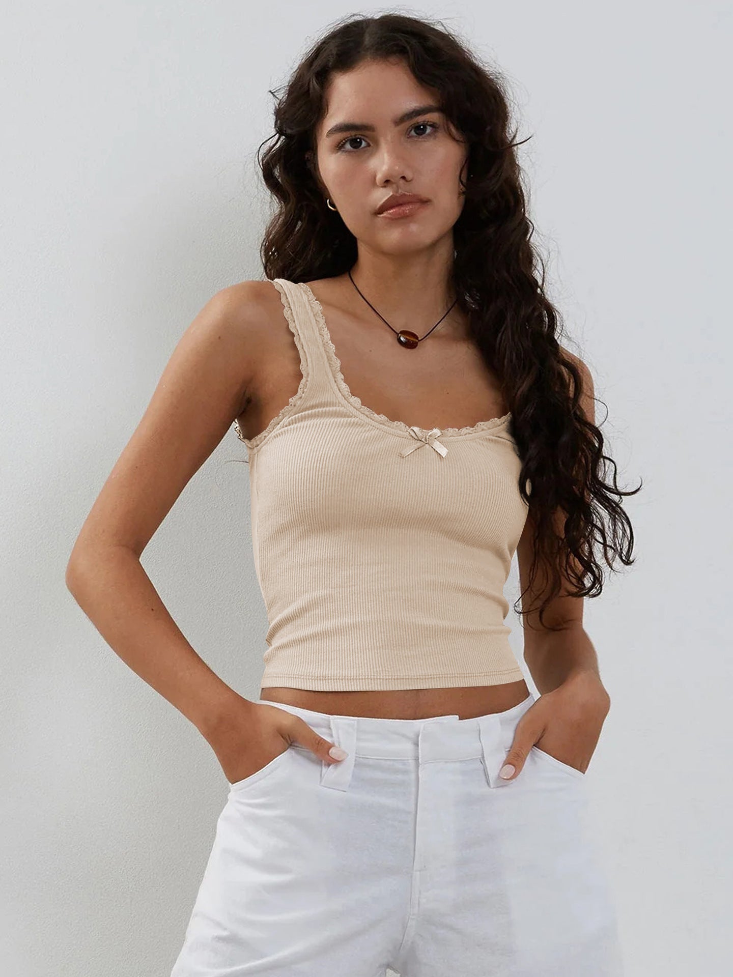 Beiges ärmelloses Crop-Top aus Spitze