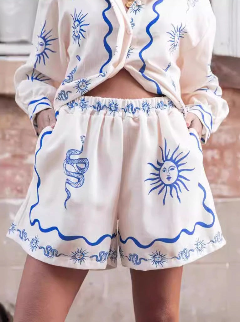Set aus Hemd und Shorts mit Retro-Fashion-Print