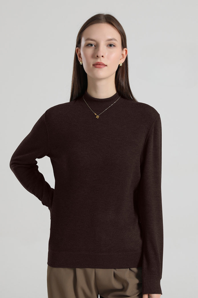 Schlanker Pullover mit hohem Kragen