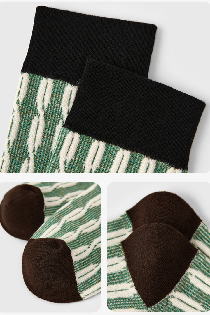 Atmungsaktive Baumwollsocken mit geometrischem Muster