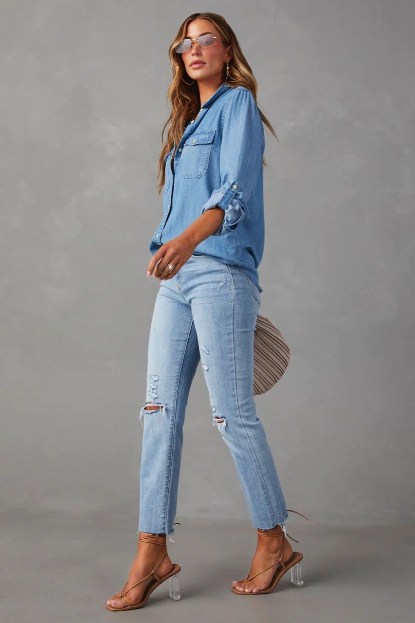 Dunkelblaue Jeansbluse mit langen Ärmeln und Kragen