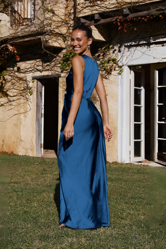 Elegantes Kleid aus Satin mit V-Ausschnitt und Twist-Ausschnitt, ärmellos